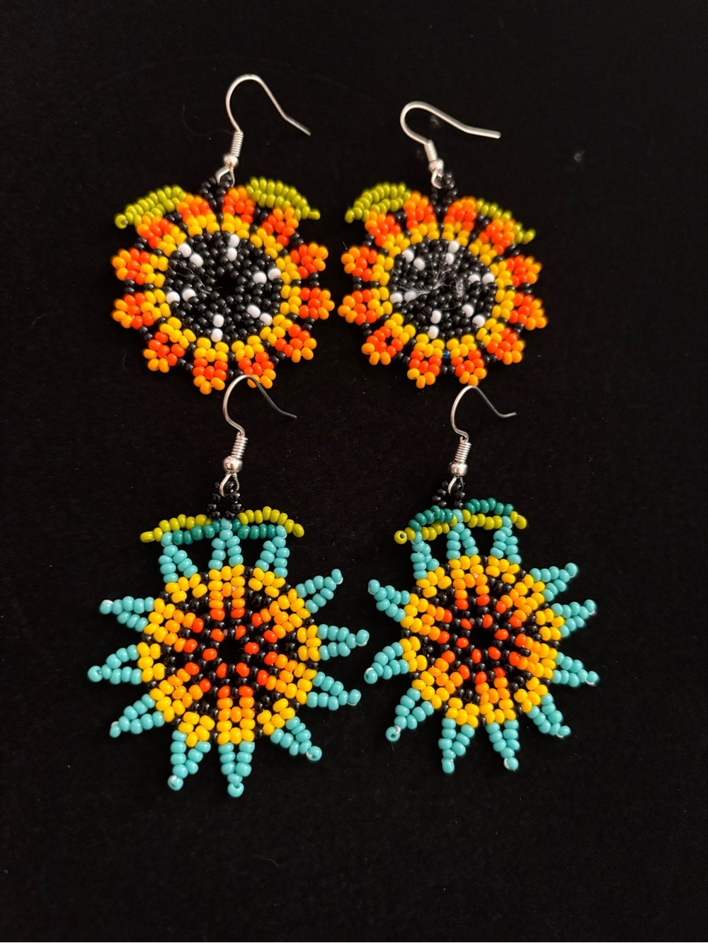 Aretes artesanales de chaquira
